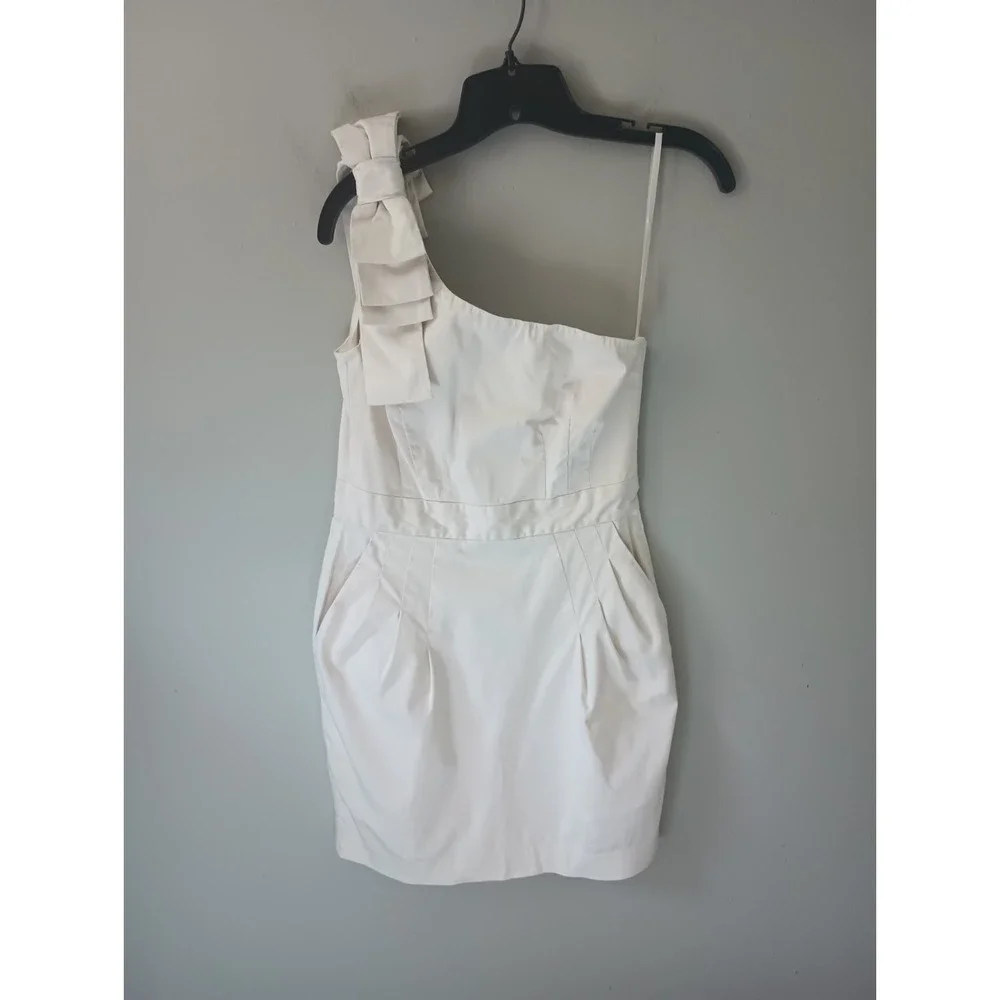 french connection one shoulder bow dress French Connection One shoulder dress bow